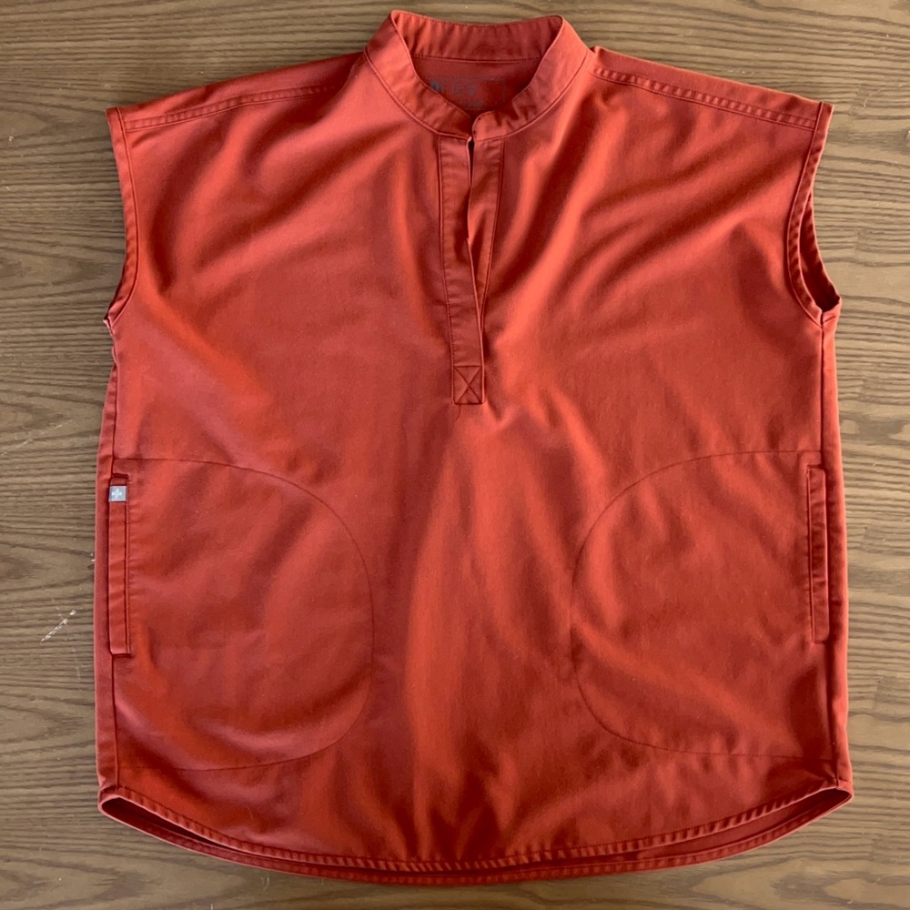 Figs Women’s Rafaela Oversized Scrub Top Small Auburn